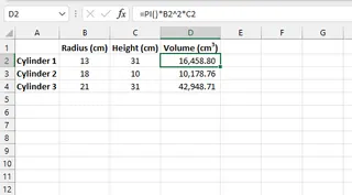 在 Excel 中使用 PI() 函数计算圆柱体体积。